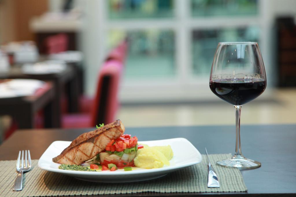 Mercure Hanoi La Gare Hotel Kültér fotó